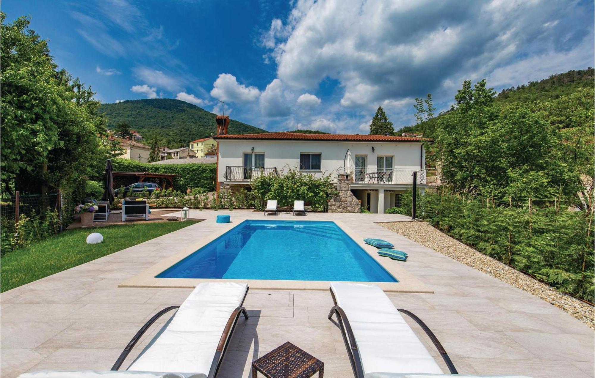 Lovely Home In Matulji With Outdoor Swimming Pool Extérieur photo