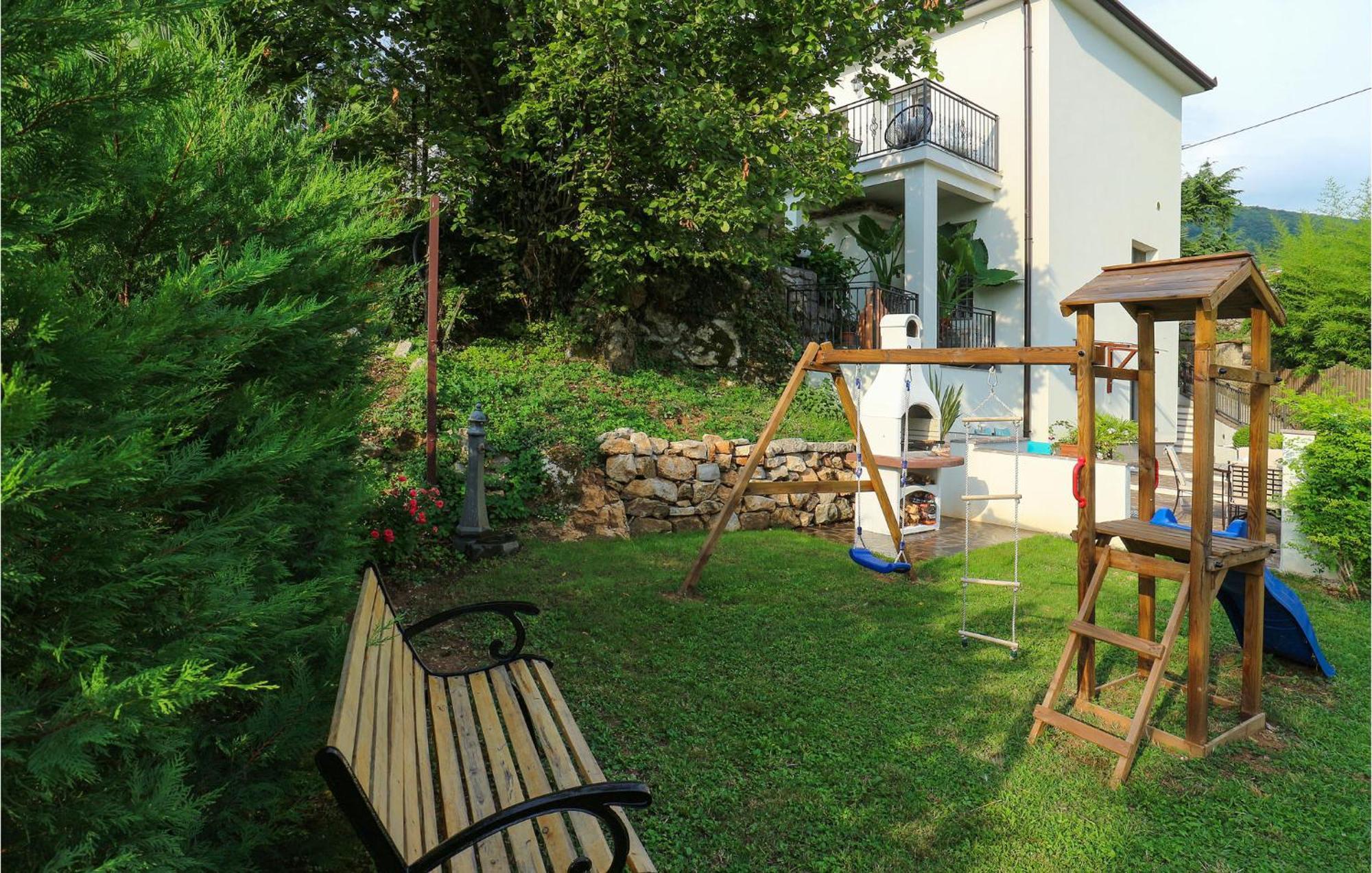 Lovely Home In Matulji With Outdoor Swimming Pool Extérieur photo