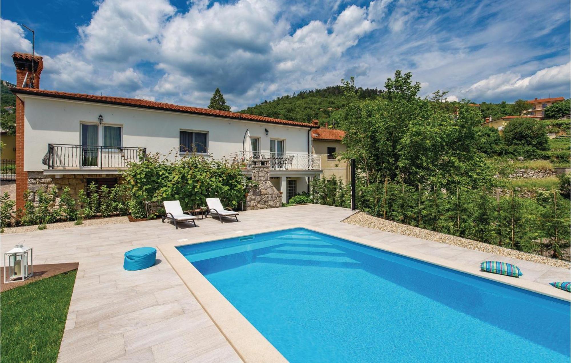 Lovely Home In Matulji With Outdoor Swimming Pool Extérieur photo