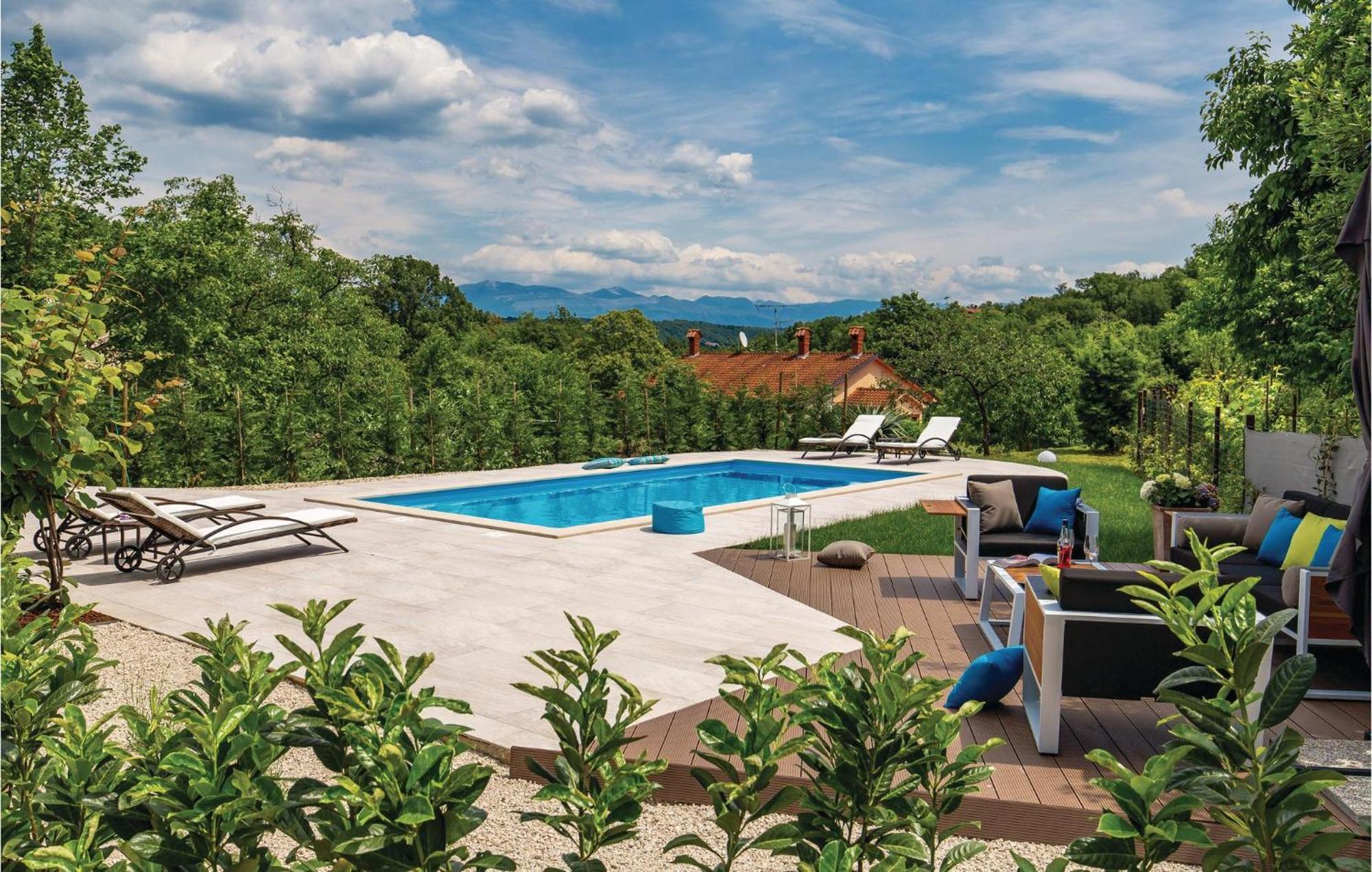 Lovely Home In Matulji With Outdoor Swimming Pool Extérieur photo